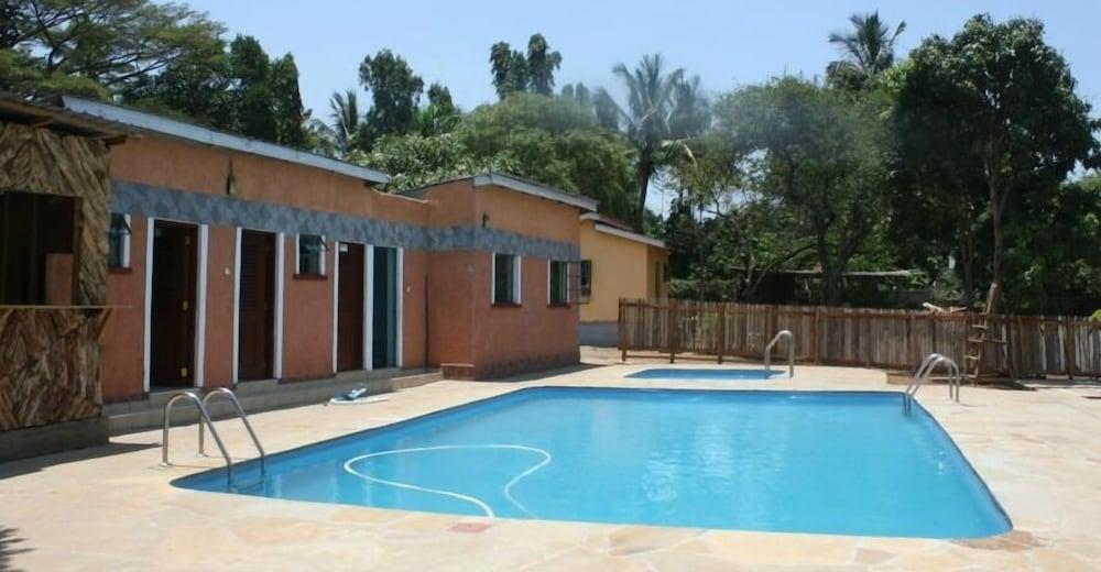 Parkview Safari Hotel And Apartments Kisumu Extérieur photo