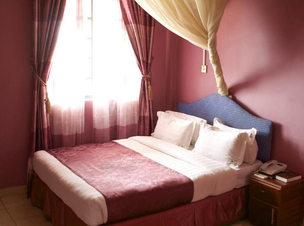 Parkview Safari Hotel And Apartments Kisumu Extérieur photo
