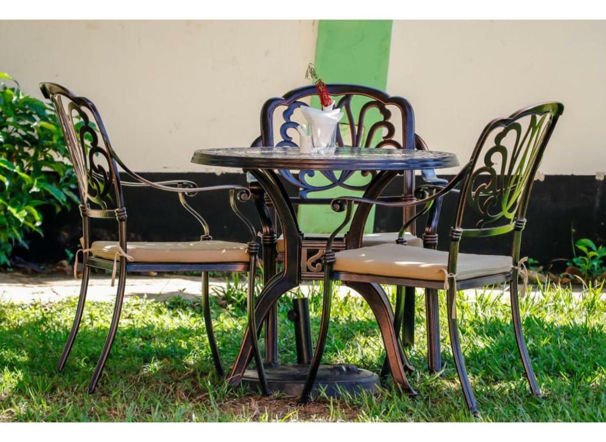 Parkview Safari Hotel And Apartments Kisumu Extérieur photo