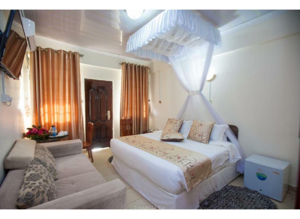 Parkview Safari Hotel And Apartments Kisumu Extérieur photo