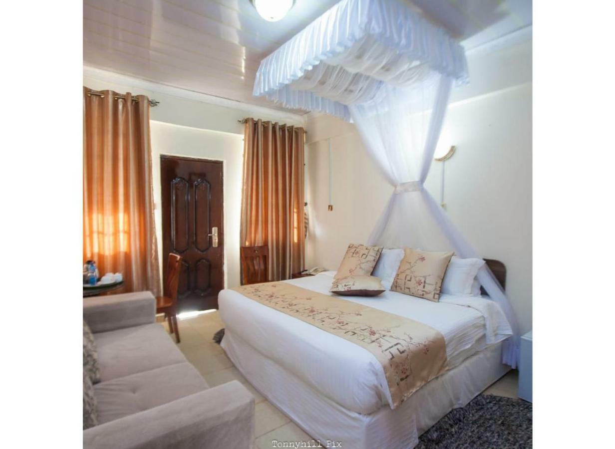 Parkview Safari Hotel And Apartments Kisumu Extérieur photo